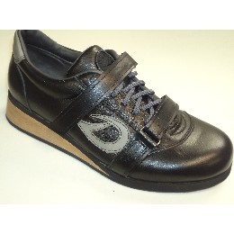 Dupla tépőzáras pánttal.