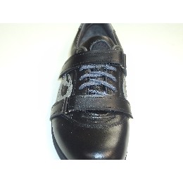 Dupla tépőzáras pánttal.